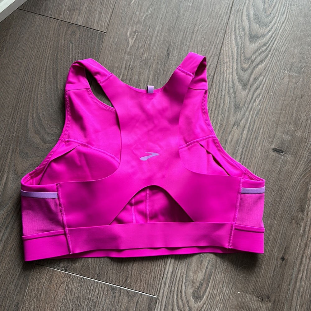 Never worn pink sports bra - Picture 3 of 5